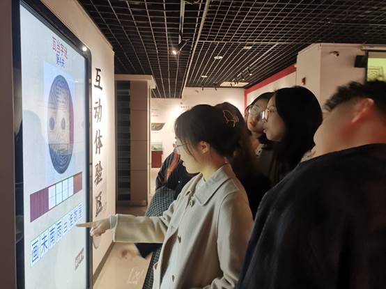 说明: E:\01 新闻报道\2021\瓦当展\微信图片_20211029145826.jpg